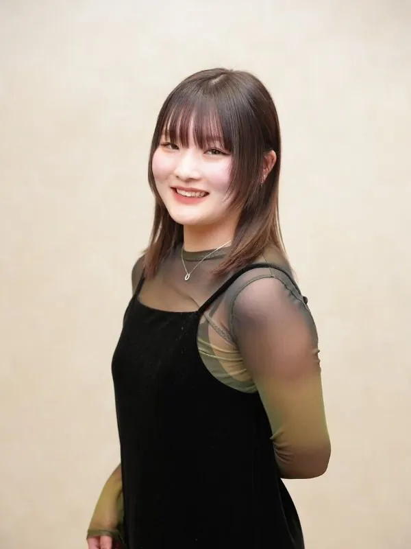 スタイリスト　島田依杏